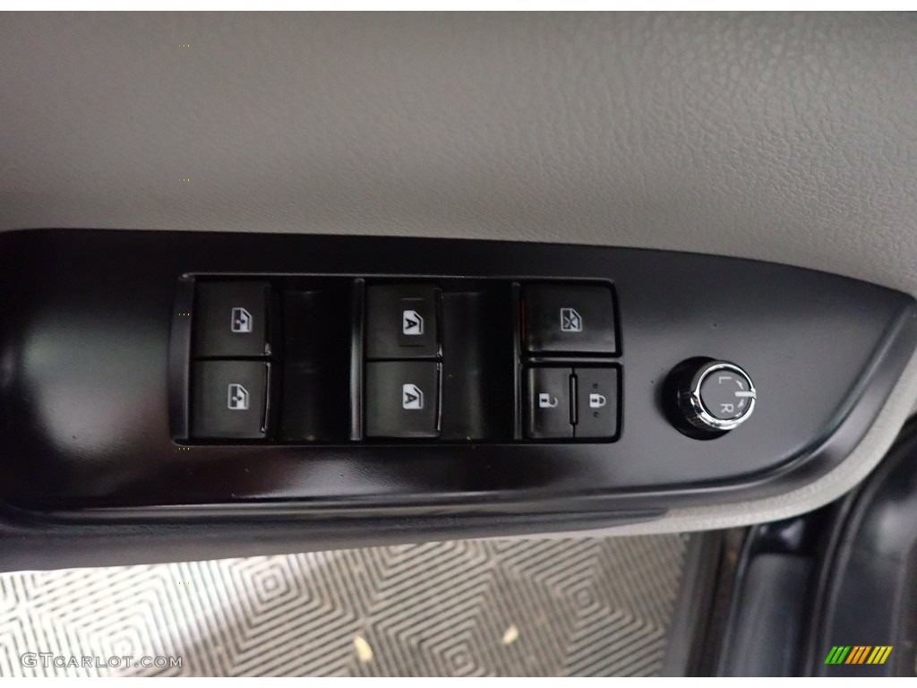 2015 Highlander XLE AWD - Attitude Black Metallic / Ash photo #25