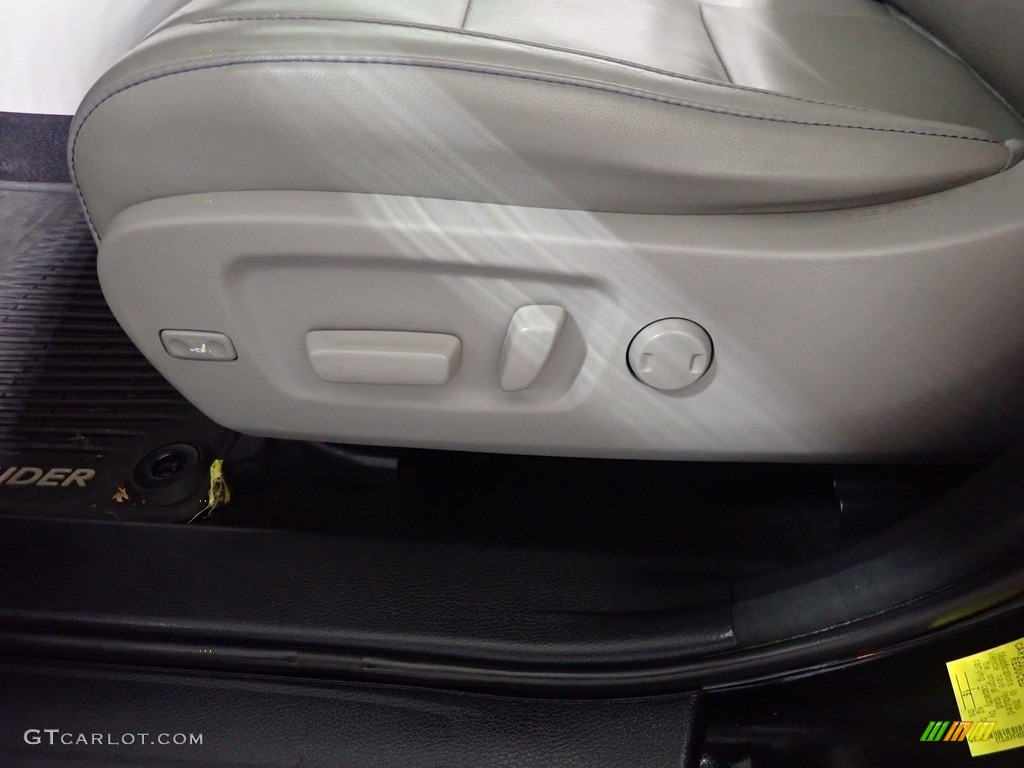 2015 Highlander XLE AWD - Attitude Black Metallic / Ash photo #27