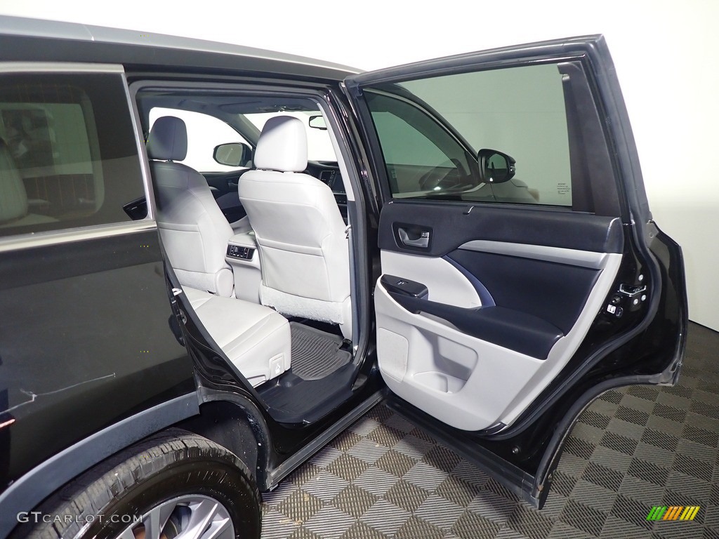 2015 Highlander XLE AWD - Attitude Black Metallic / Ash photo #40