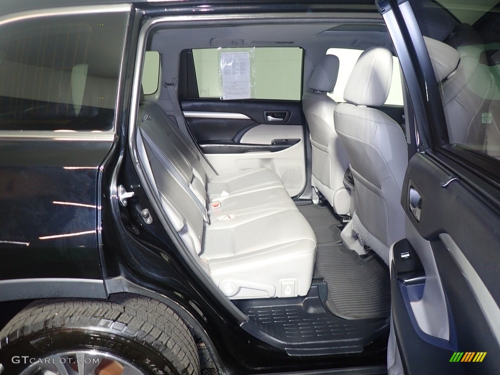 2015 Highlander XLE AWD - Attitude Black Metallic / Ash photo #41