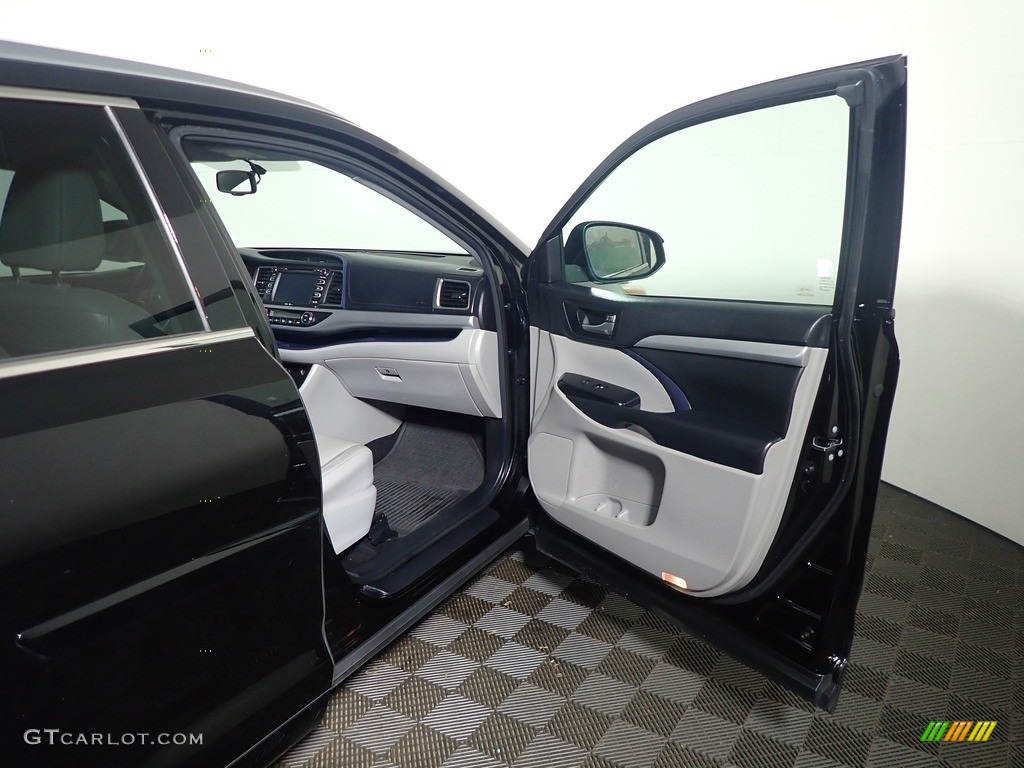 2015 Highlander XLE AWD - Attitude Black Metallic / Ash photo #42