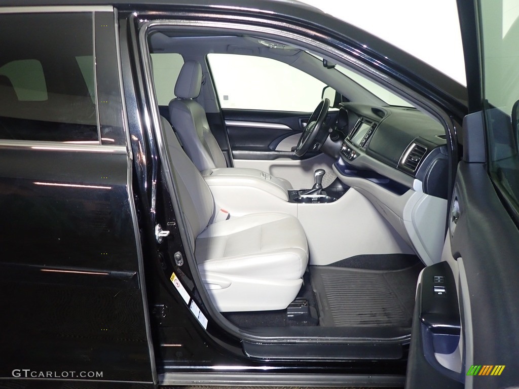 2015 Highlander XLE AWD - Attitude Black Metallic / Ash photo #43