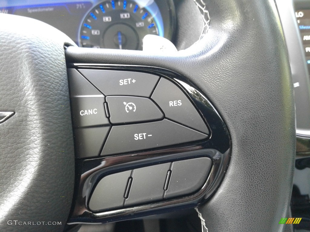 2019 300 S - Gloss Black / Smoke/Black photo #19