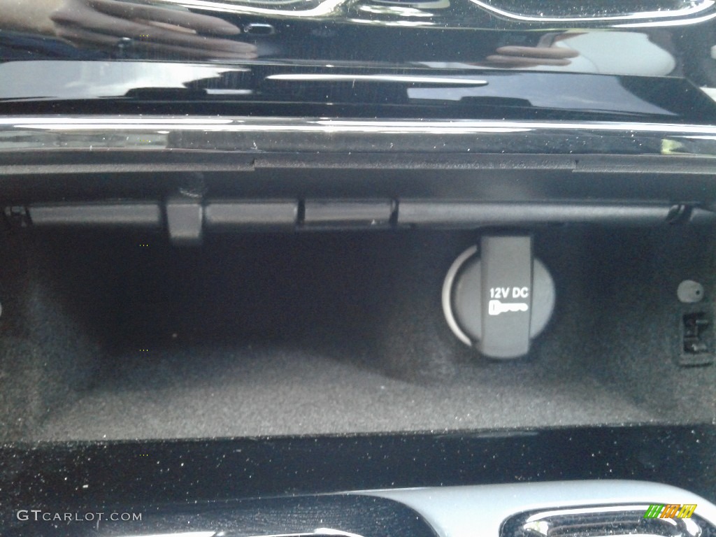 2019 300 S - Gloss Black / Smoke/Black photo #25