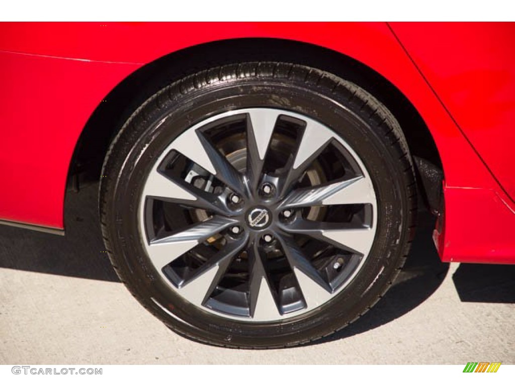 2019 Sentra SR - Red Alert / Charcoal photo #33