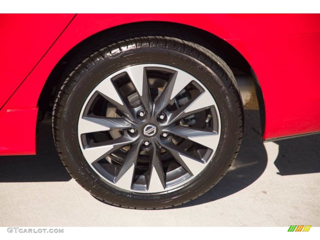 2019 Sentra SR - Red Alert / Charcoal photo #35