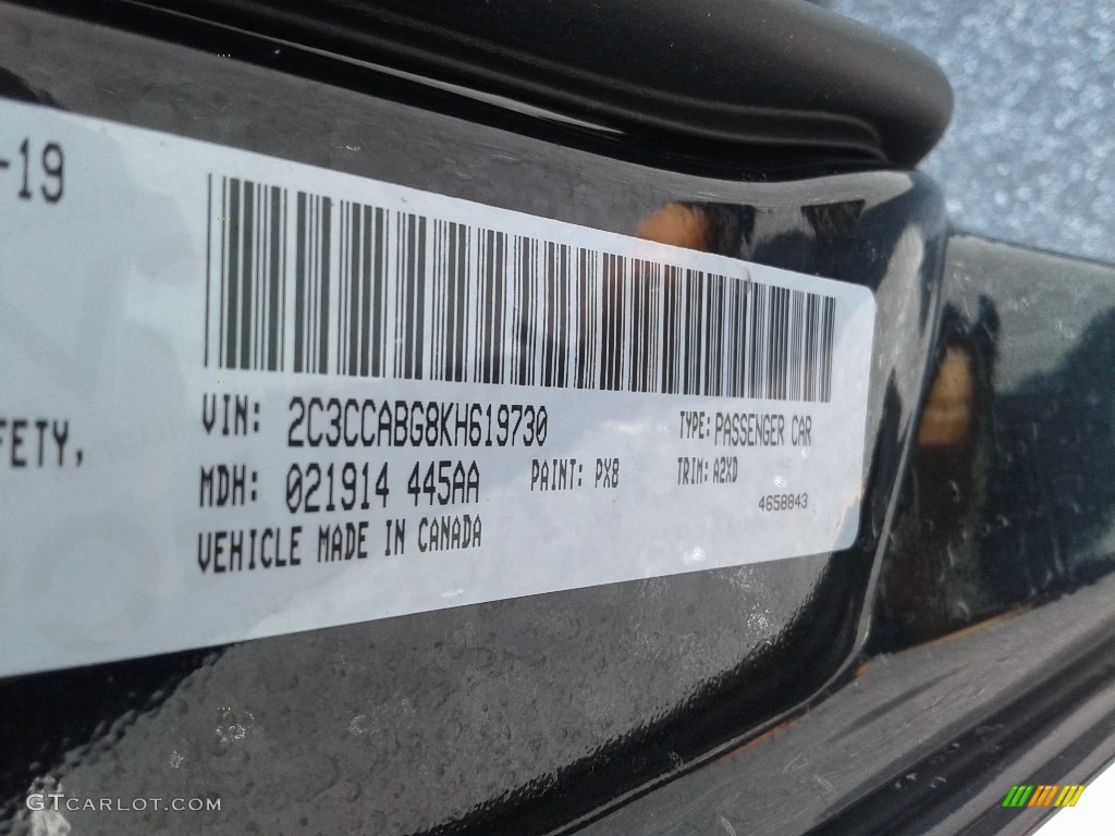 2019 300 S - Gloss Black / Smoke/Black photo #32