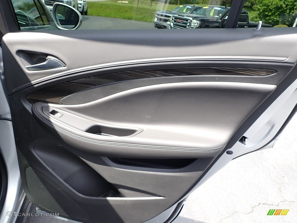 2019 Envision Essence AWD - Galaxy Silver Metallic / Ebony photo #7