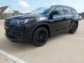 2019 Midnight Black Metallic Toyota Highlander XLE  photo #2