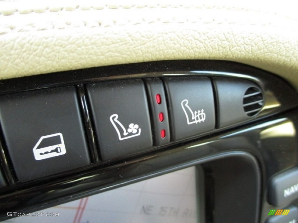 2008 Jaguar XJ XJ8 Controls Photos