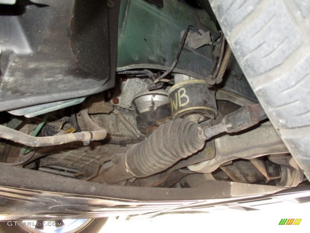 2008 Jaguar XJ XJ8 Undercarriage Photos