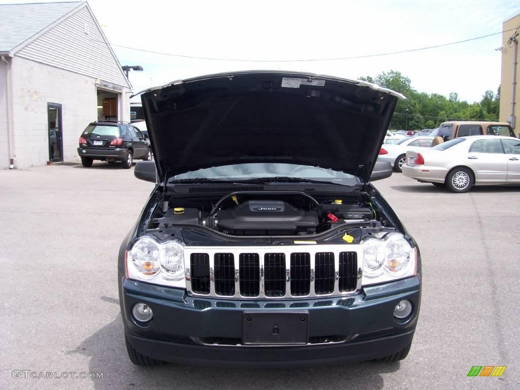 2005 Grand Cherokee Limited 4x4 - Deep Beryl Green Pearl / Dark Khaki/Light Graystone photo #16