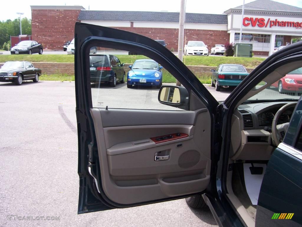 2005 Grand Cherokee Limited 4x4 - Deep Beryl Green Pearl / Dark Khaki/Light Graystone photo #18