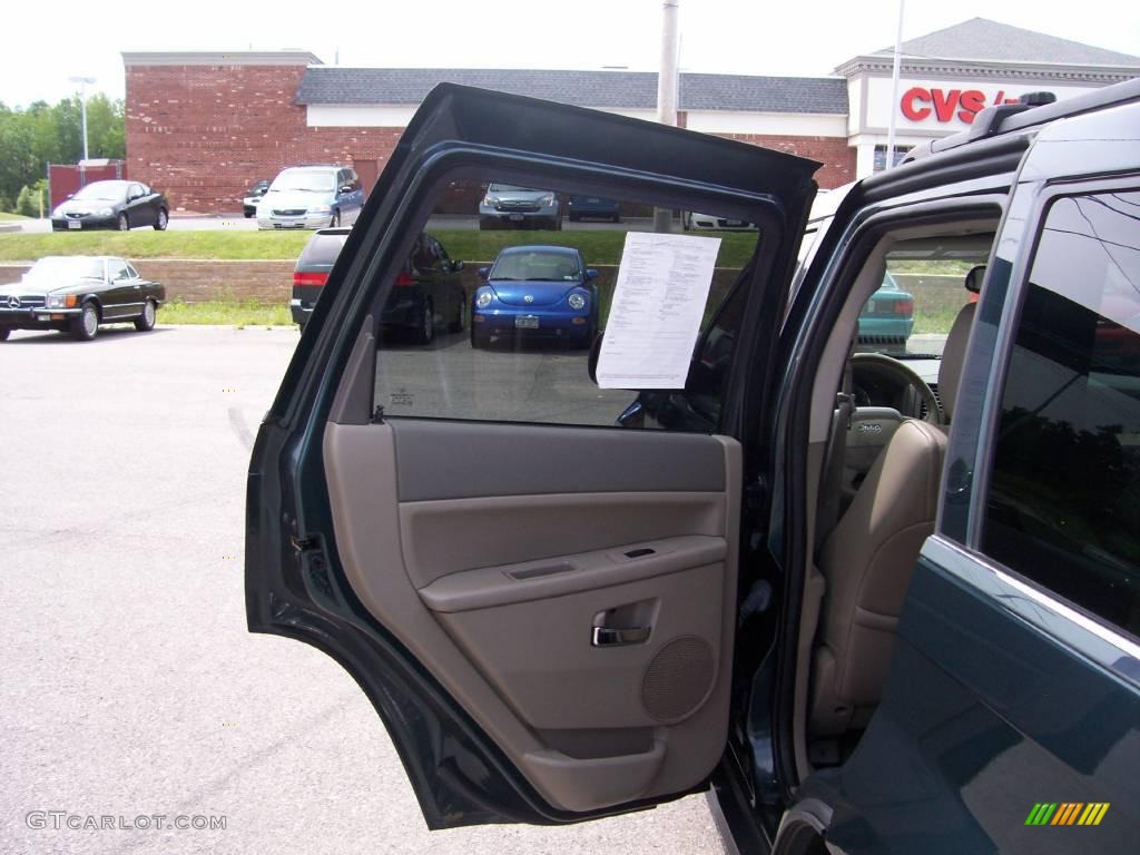 2005 Grand Cherokee Limited 4x4 - Deep Beryl Green Pearl / Dark Khaki/Light Graystone photo #19
