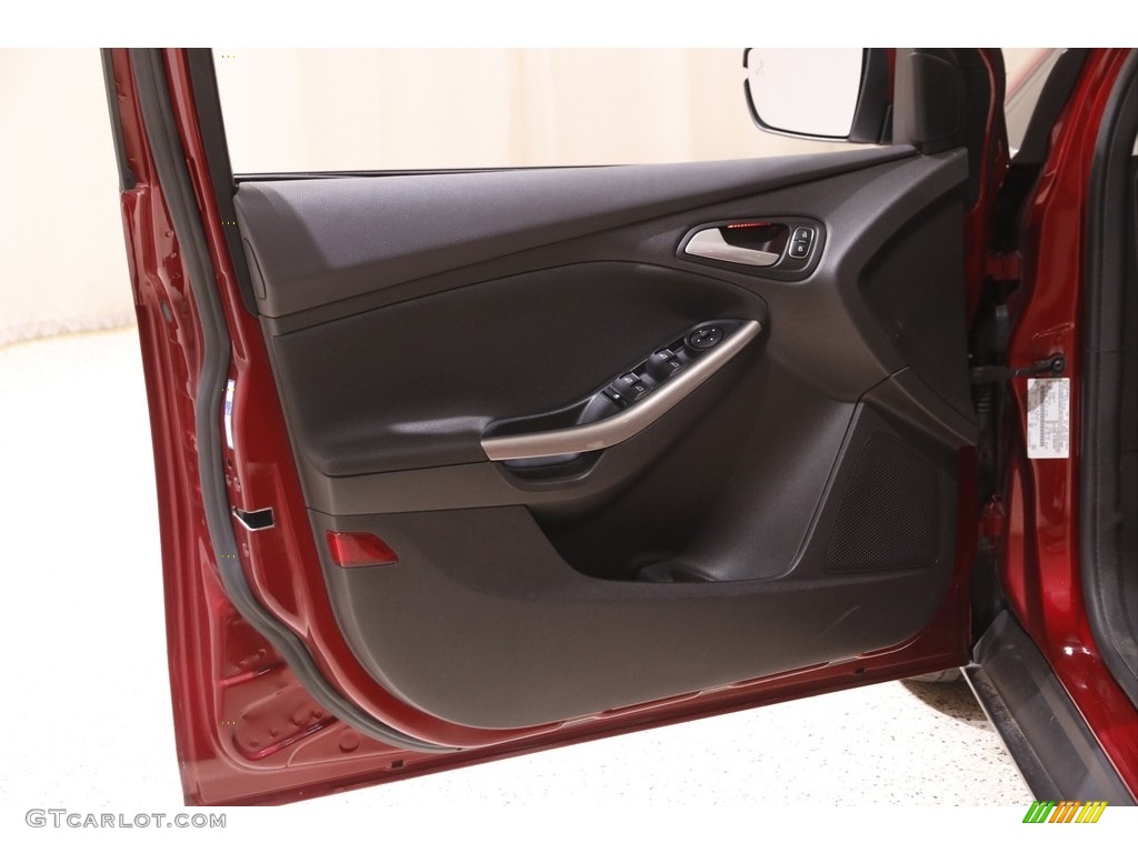 2016 Focus Titanium Hatch - Ruby Red / Medium Soft Ceramic photo #4