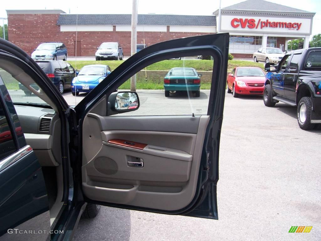 2005 Grand Cherokee Limited 4x4 - Deep Beryl Green Pearl / Dark Khaki/Light Graystone photo #25