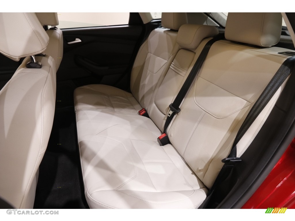 2016 Focus Titanium Hatch - Ruby Red / Medium Soft Ceramic photo #15