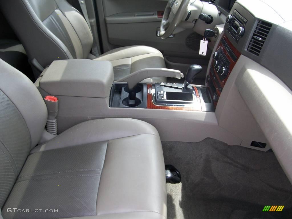 2005 Grand Cherokee Limited 4x4 - Deep Beryl Green Pearl / Dark Khaki/Light Graystone photo #26