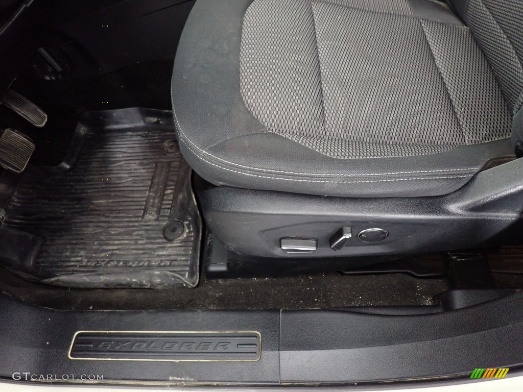 2018 Explorer XLT 4WD - Platinum Dune / Ebony Black photo #21