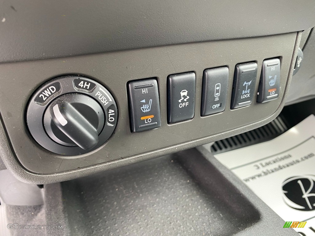 2019 Nissan Frontier Pro-4X Crew Cab 4x4 Controls Photo #141939204