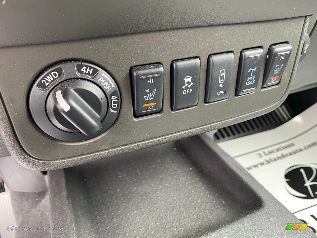 2019 Nissan Frontier Pro-4X Crew Cab 4x4 Controls Photo #141939230