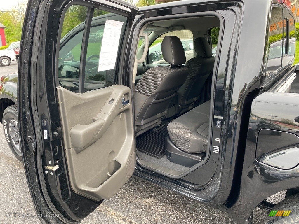 2019 Nissan Frontier Pro-4X Crew Cab 4x4 Rear Seat Photo #141939336
