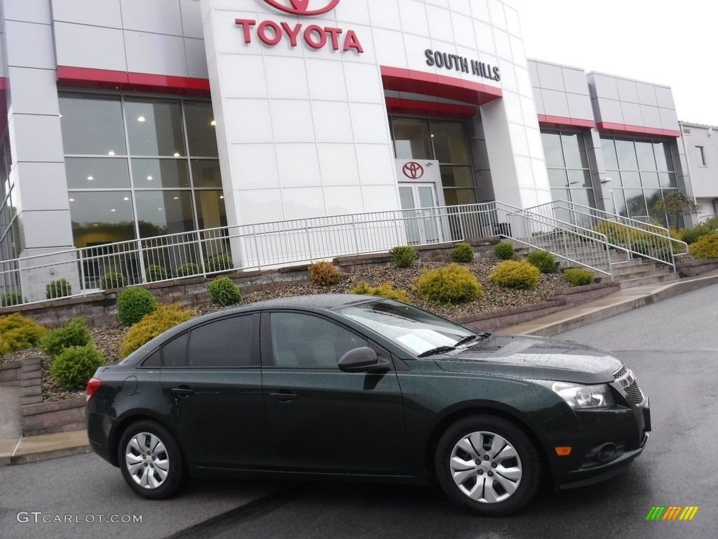2014 Cruze LS - Rainforest Green Metallic / Jet Black/Medium Titanium photo #2
