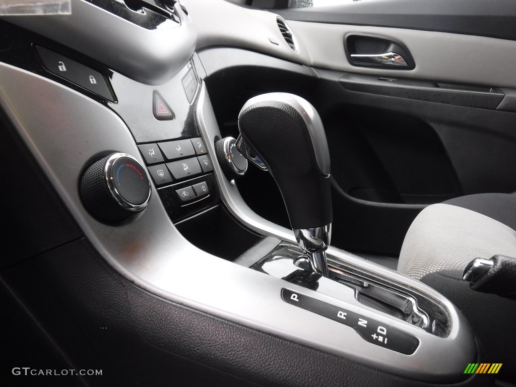 2014 Cruze LS - Rainforest Green Metallic / Jet Black/Medium Titanium photo #15