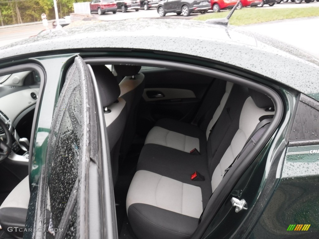 2014 Cruze LS - Rainforest Green Metallic / Jet Black/Medium Titanium photo #17