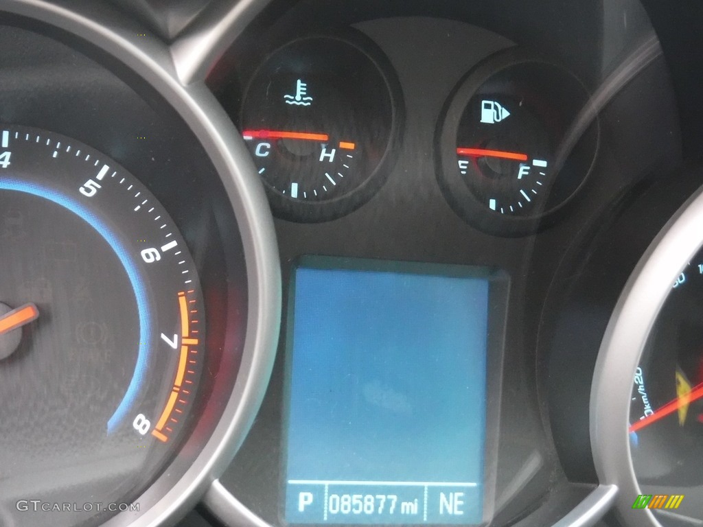 2014 Cruze LS - Rainforest Green Metallic / Jet Black/Medium Titanium photo #20