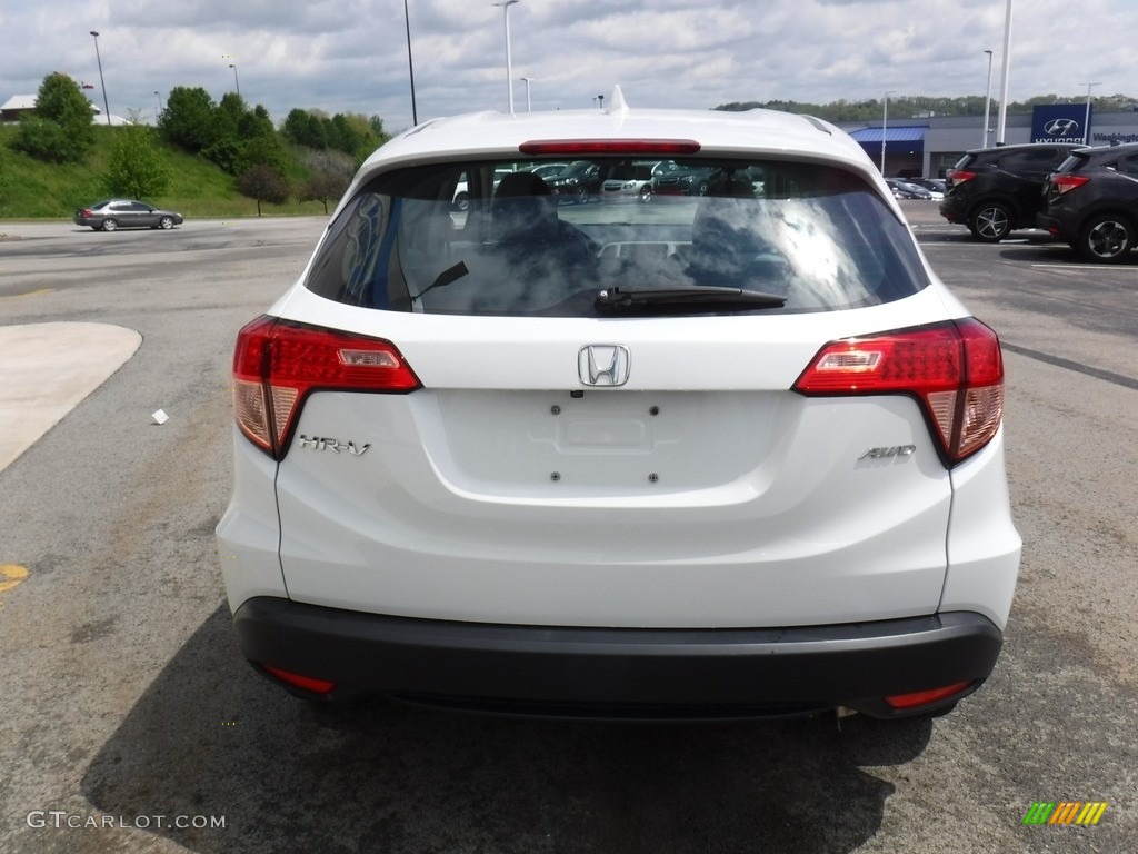 2018 HR-V LX AWD - White Orchid Pearl / Gray photo #8