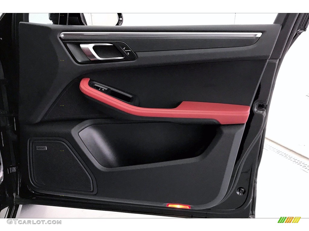 2018 Porsche Macan GTS Door Panel Photos