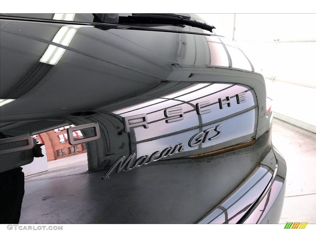 2018 Porsche Macan GTS Marks and Logos Photo #141947244