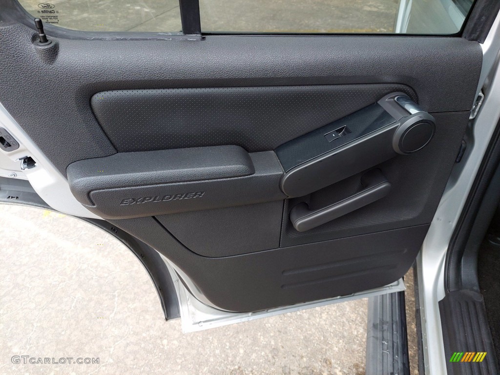 2010 Explorer XLT - Brilliant Silver Metallic / Black photo #22