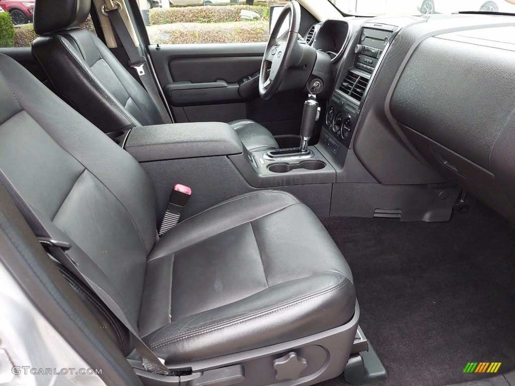 2010 Explorer XLT - Brilliant Silver Metallic / Black photo #26