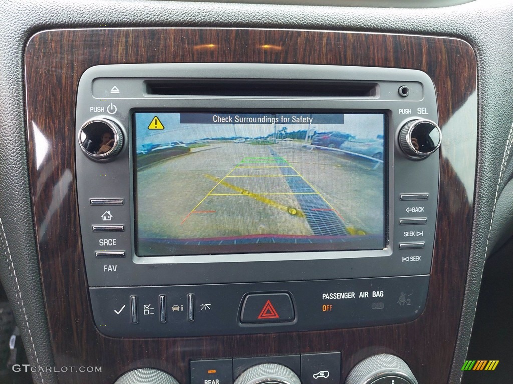 2017 Traverse LT - Siren Red Tintcoat / Ebony photo #17
