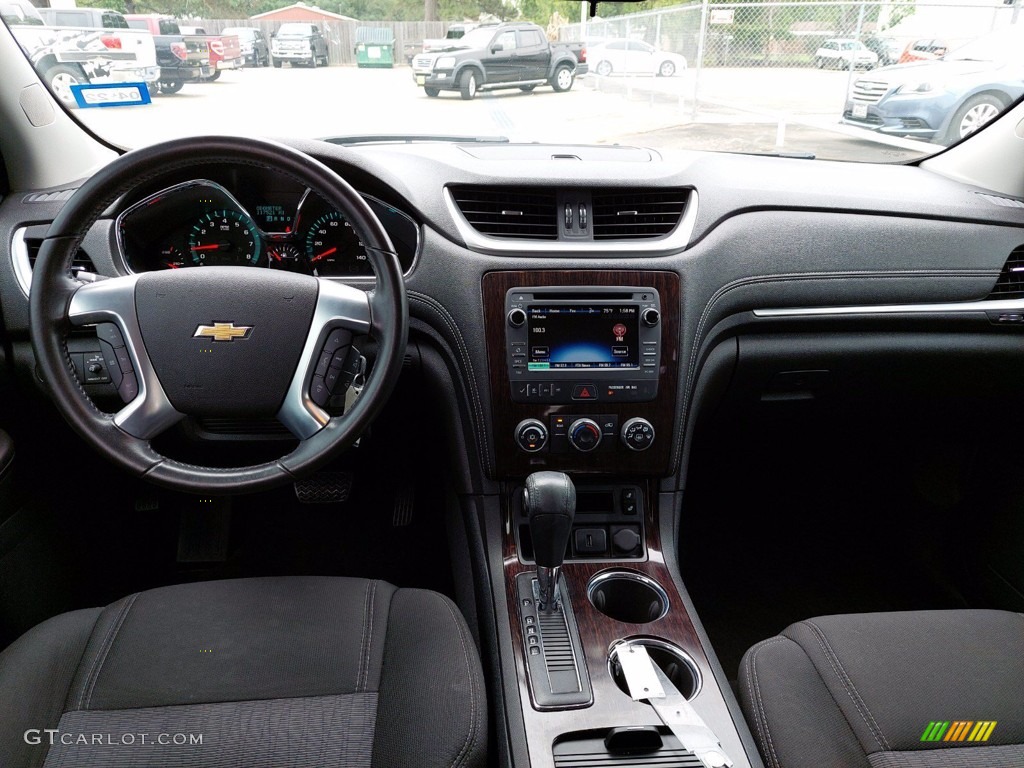2017 Traverse LT - Siren Red Tintcoat / Ebony photo #22
