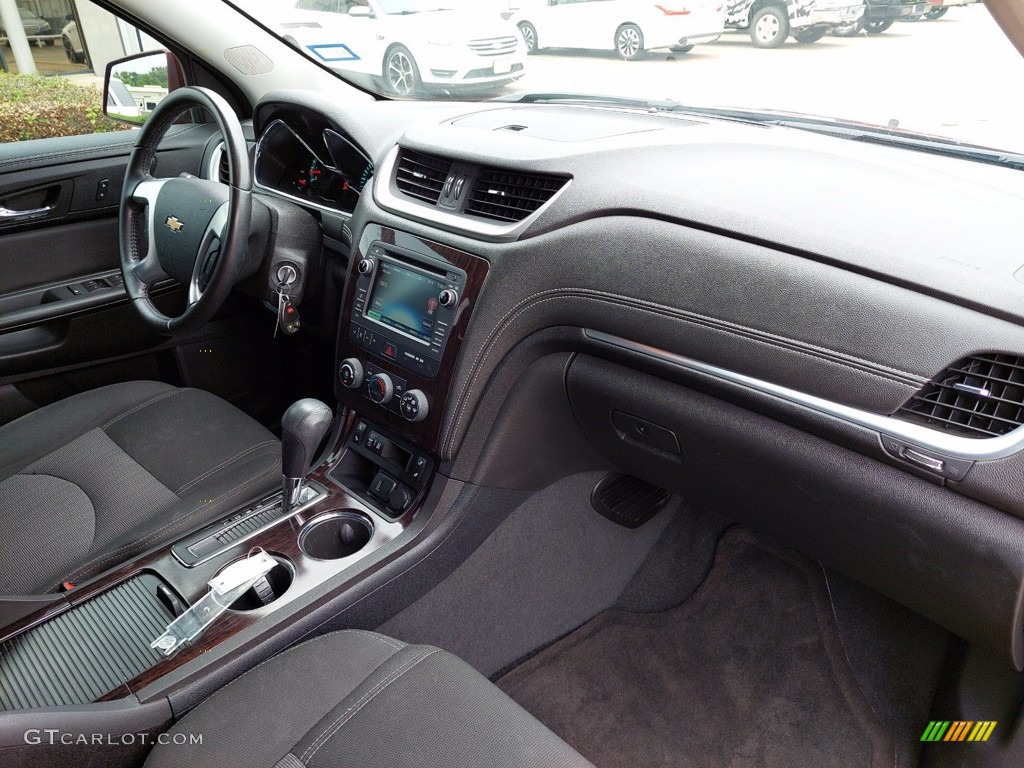 2017 Traverse LT - Siren Red Tintcoat / Ebony photo #29