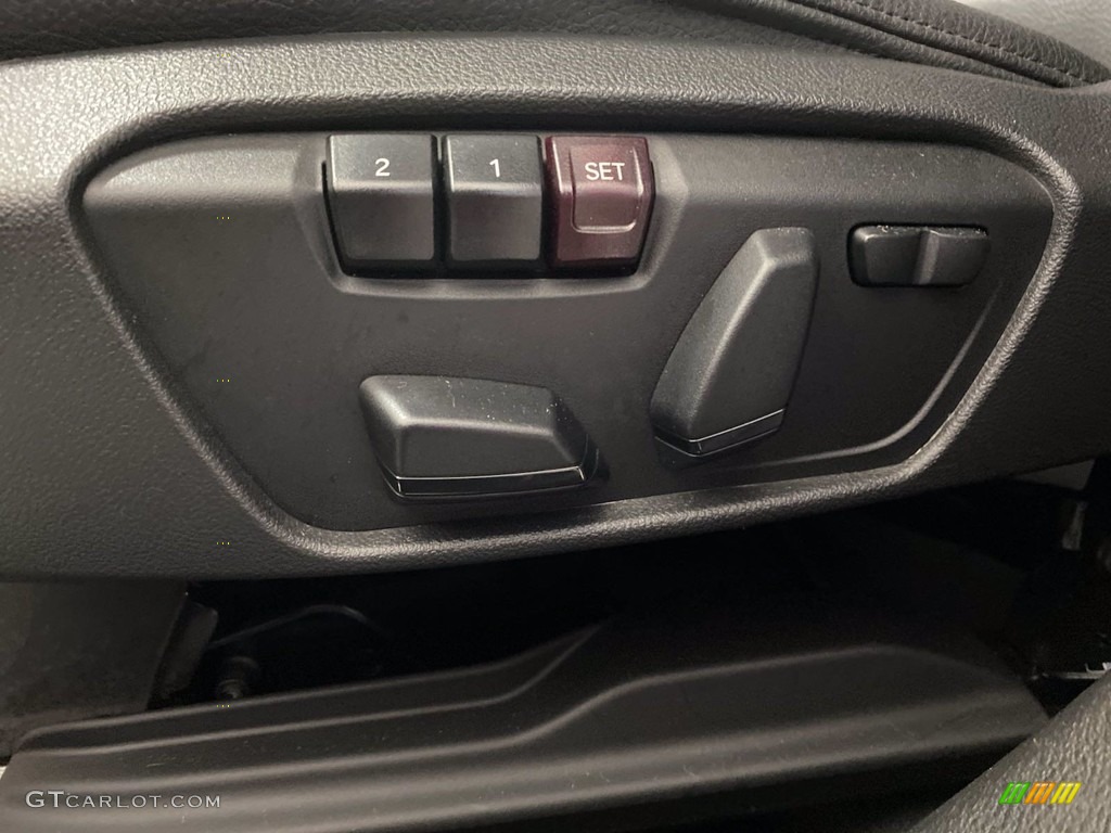 2018 X2 xDrive28i - Mineral Grey Metallic / Black photo #15