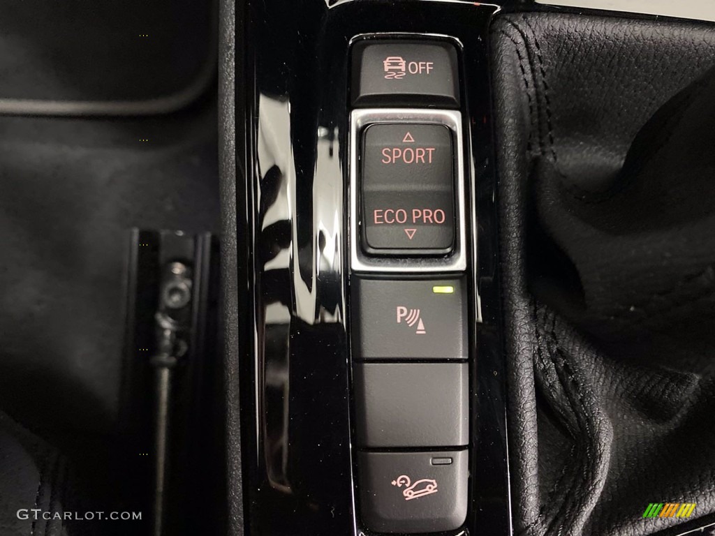 2018 X2 xDrive28i - Mineral Grey Metallic / Black photo #28