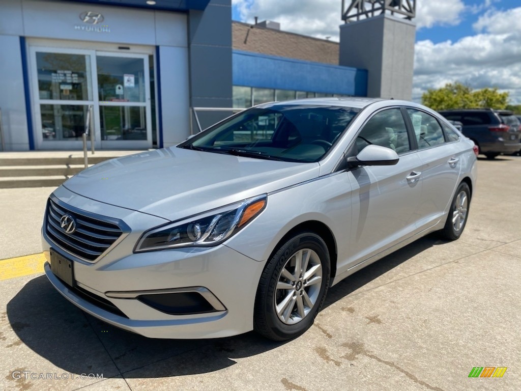 2017 Sonata SE - Symphony Silver / Gray photo #1