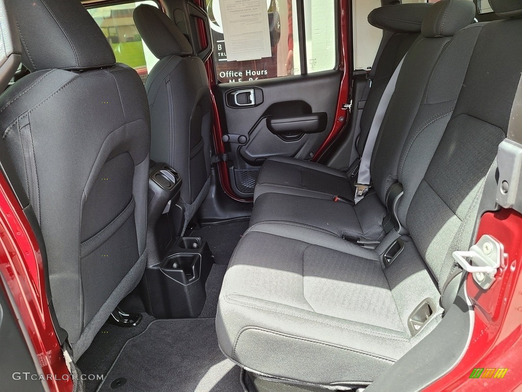 2021 Gladiator Sport 4x4 - Snazzberry Pearl / Black photo #22