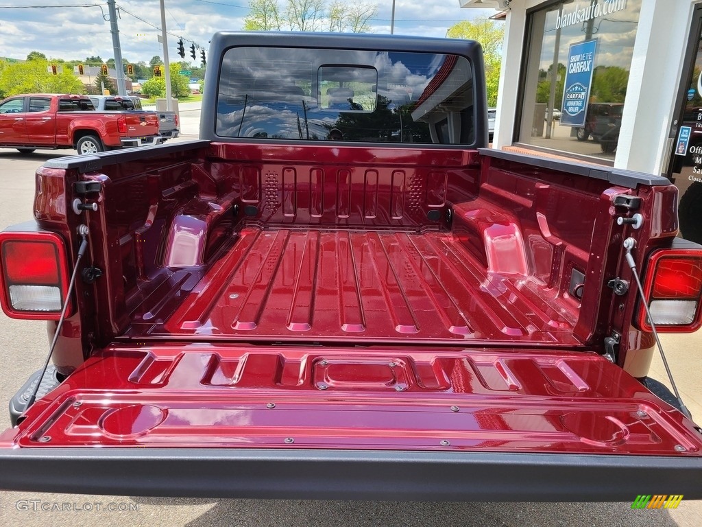 2021 Gladiator Sport 4x4 - Snazzberry Pearl / Black photo #27