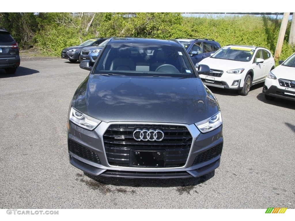 2018 Q3 2.0 TFSI Premium quattro - Daytona Gray Metallic / Black photo #2