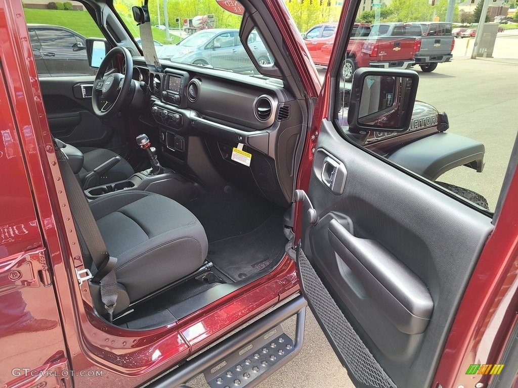 2021 Gladiator Sport 4x4 - Snazzberry Pearl / Black photo #31