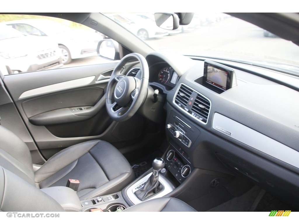 2018 Q3 2.0 TFSI Premium quattro - Daytona Gray Metallic / Black photo #16