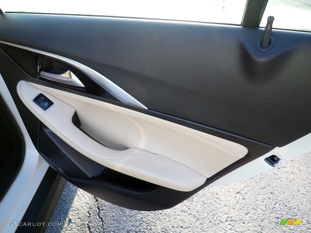2017 Infiniti QX30 Premium AWD Wheat Door Panel Photo #141965570