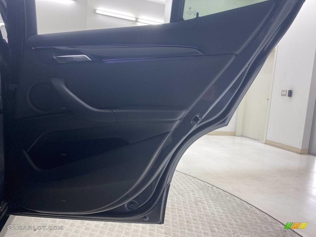 2018 X2 xDrive28i - Mineral Grey Metallic / Black photo #35