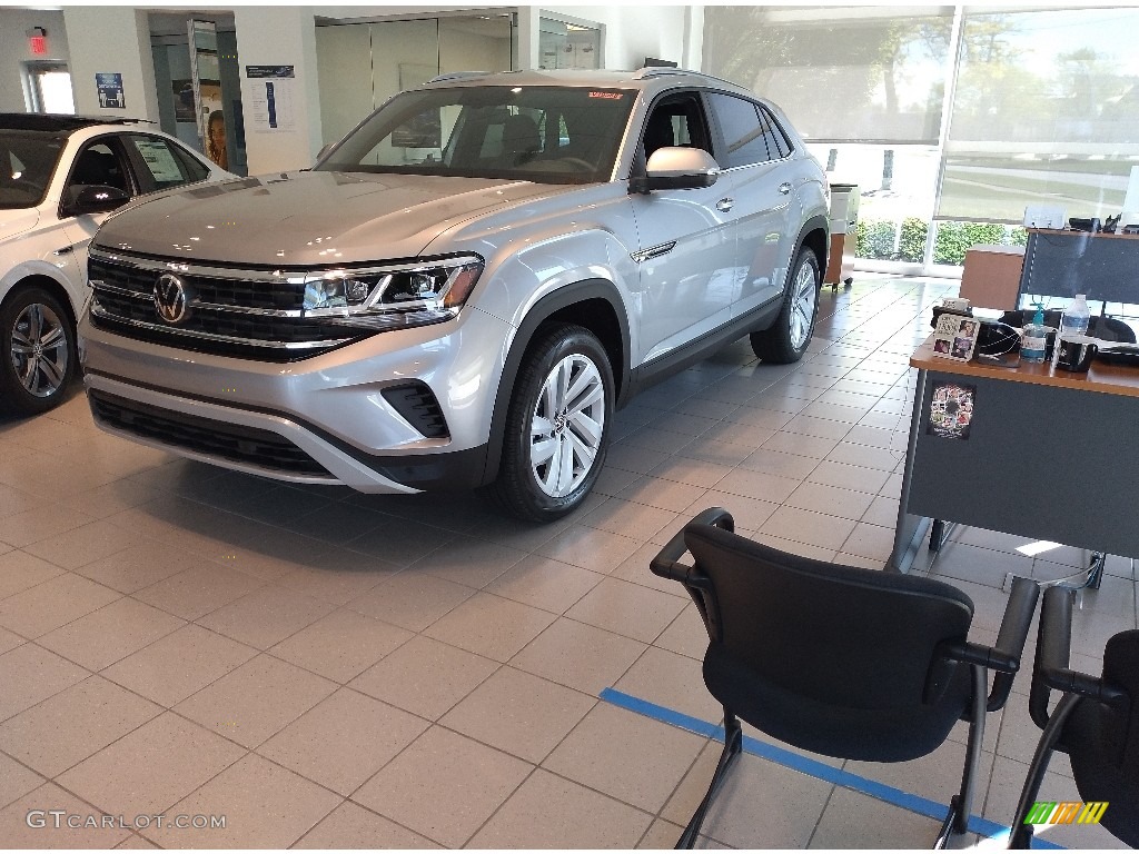 2021 Atlas Cross Sport SE Technology 4Motion - Pyrite Silver Metallic / Titan Black photo #1