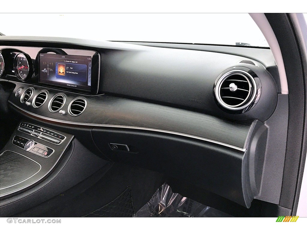 2018 E 300 Sedan - Diamond Silver Metallic / Black photo #16